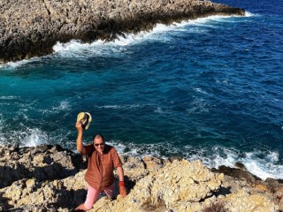 1_Happy-Rene-Cave